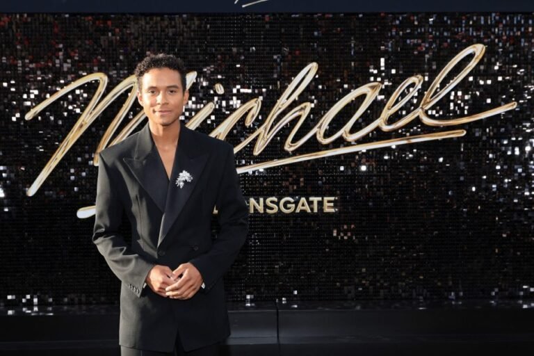 EN qué se equivoca la biopic de Michael Jackson