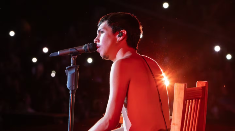 Incómodo momento para Milo J en vivo