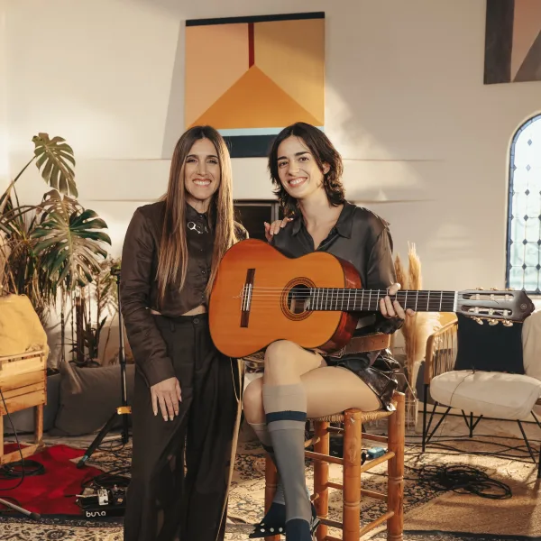 Soledad Pastorutti junto a Zoe Gotusso