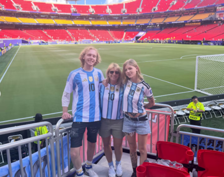 Así festejó la hija del cantante de Metallica el triunfo de Argentina